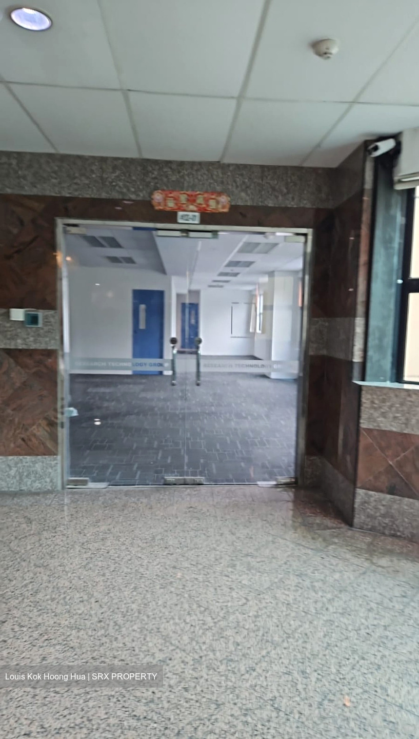 Tuas Avenue 1 (D22), Office #486886371